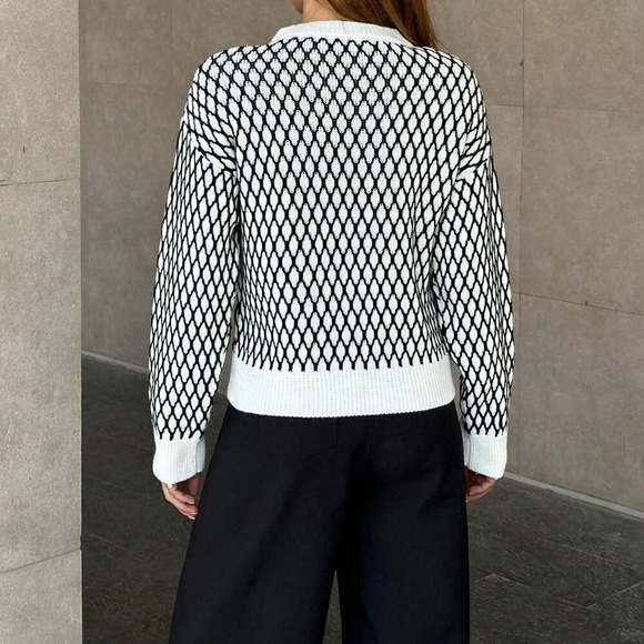 Black And White Casual Women's Geometric Pattern Pullover Sweater - Picture 7 of 8